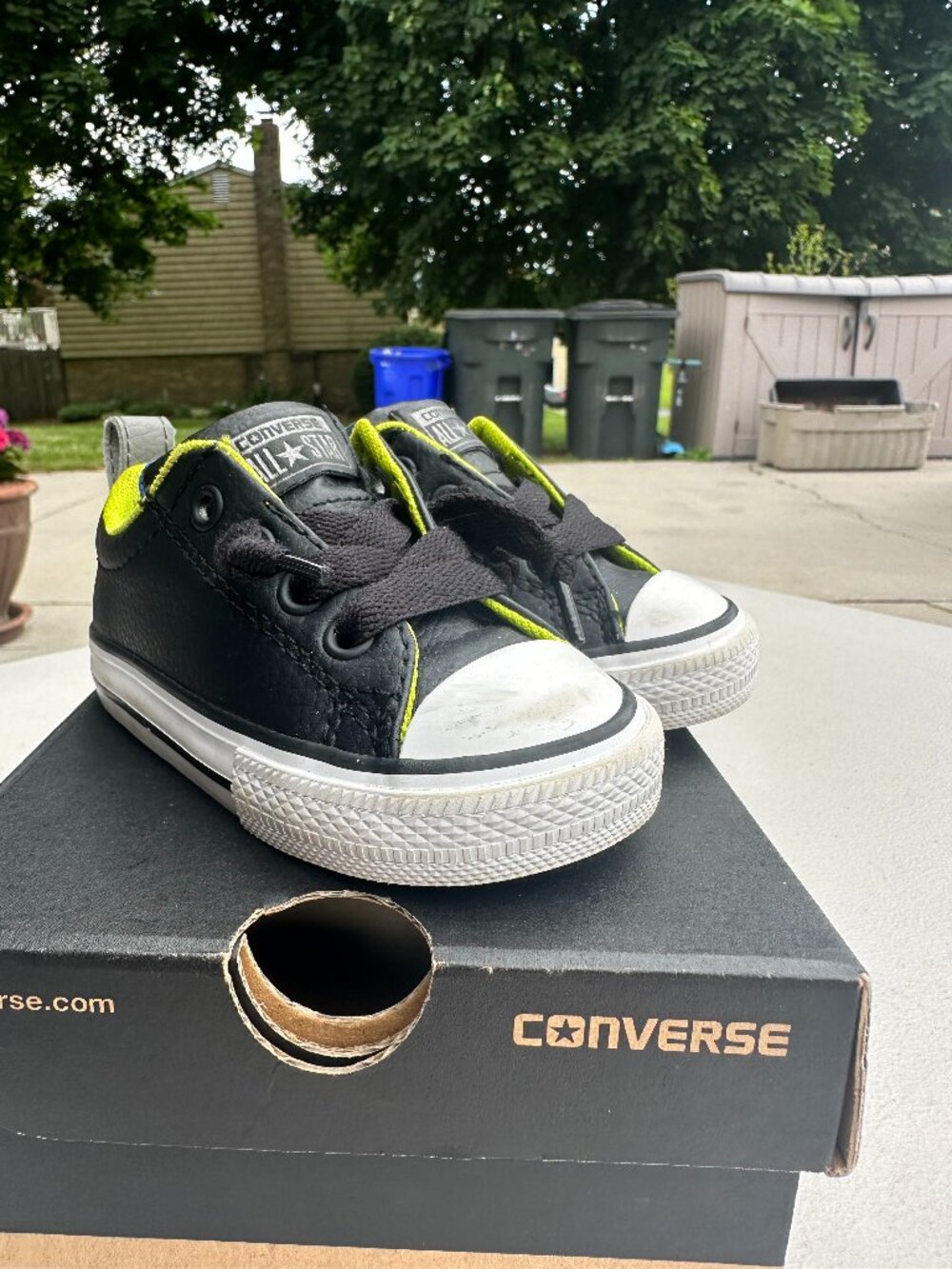 Boys Converse sneakers in box size toddler 4